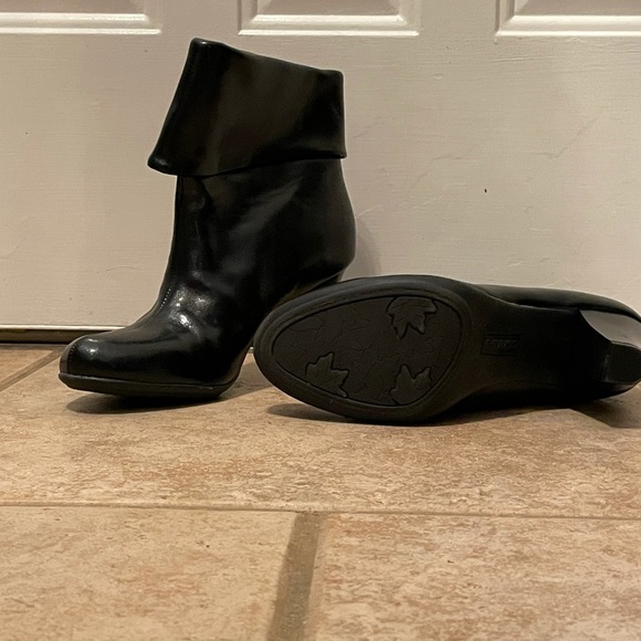 Ankle Boots - Picture 2 of 3